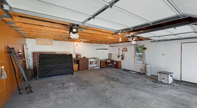 Photo of 2704 Garland St, Leavenworth, KS 66048