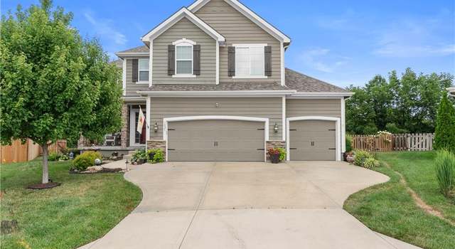 Photo of 1021 SE Beatty Ct, Blue Springs, MO 64014