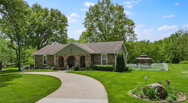 Photo of 305 Dunns Ln, Richmond, MO 64085