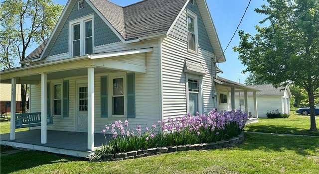 Photo of 304 Walnut St, Kidder, MO 64649