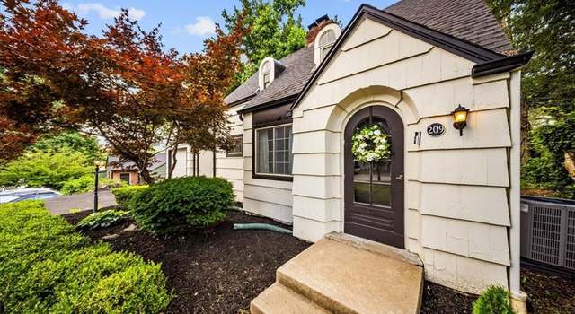Photo of 209 NE Briarcliff Pkwy, Kansas City, MO 64116