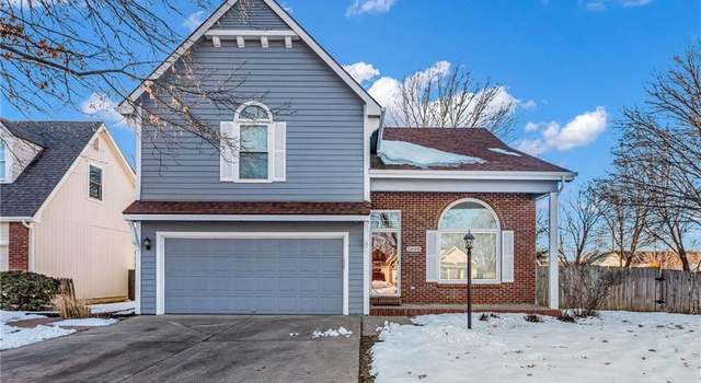 Photo of 1800 Carmel Dr, Lawrence, KS 66047