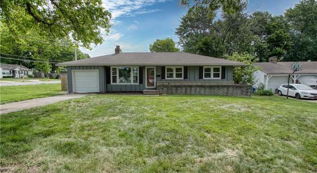 Photo of 6105 W 75th St, Prairie Village, KS 66208