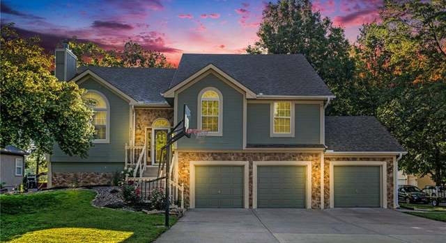 Photo of 13301 Forest Oaks Dr, Smithville, MO 64089