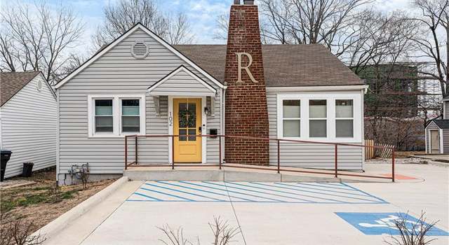 Photo of 102 SW 2nd St, Lee's Summit, MO 64063