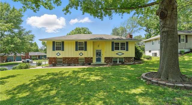 Photo of 304 SE Moore St, Blue Springs, MO 64014