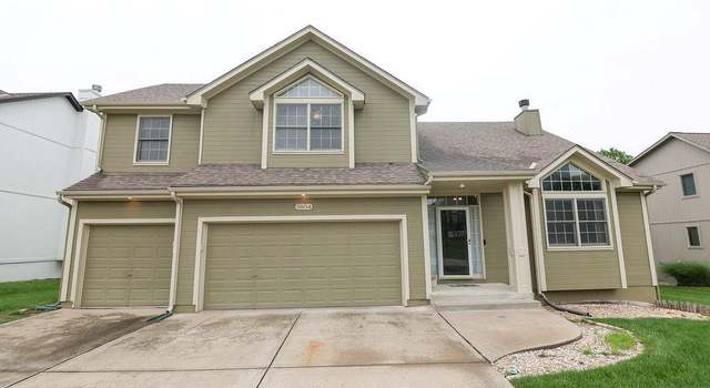 Photo of 3804 SW Briarwood Dr, Lee's Summit, MO 64082