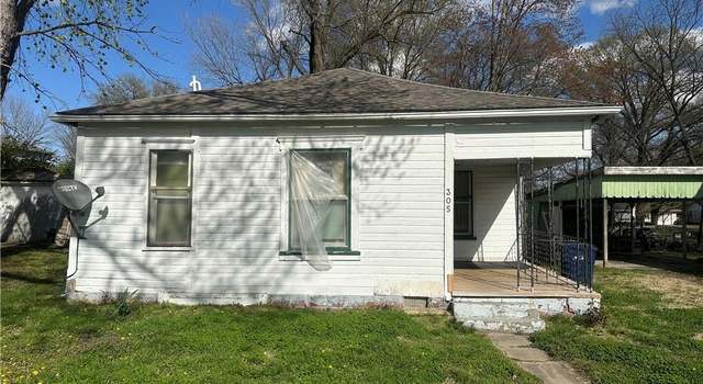 Photo of 305 S Elm St, Sweet Springs, MO 65351