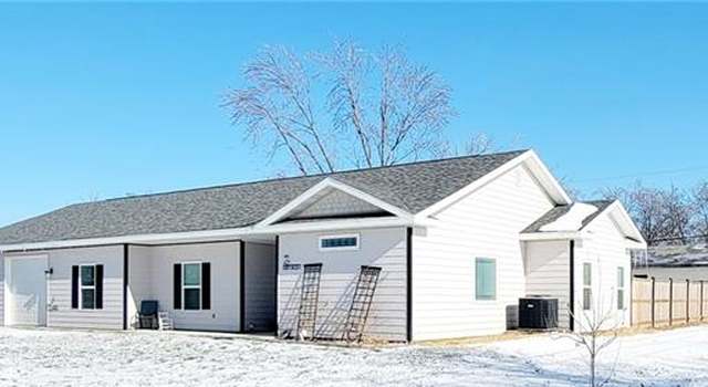 Photo of 401 N Taylor St, Iola, KS 66749