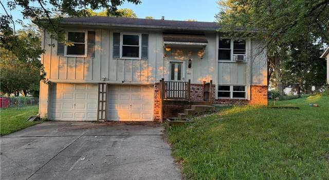 Photo of 1400 N Holland Dr, Independence, MO 64056