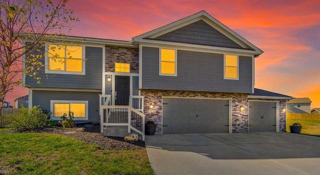 Property at 101 Creek Valley Ter, Smithville, MO 64089, 4 beds, 3 baths