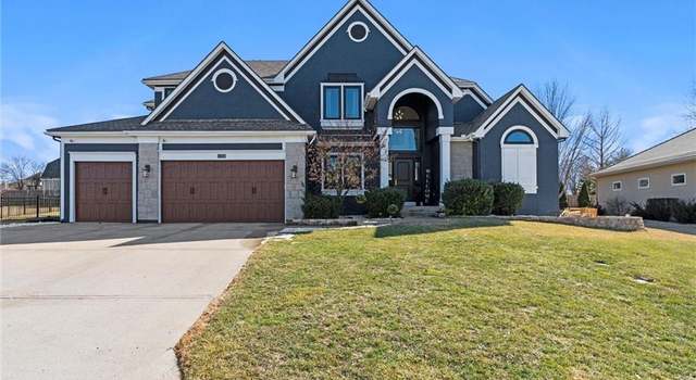 Photo of 4209 NE Tremont Cir, Lee's Summit, MO 64064