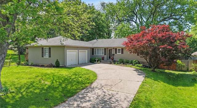 Photo of 7917 W 74 St, Overland Park, KS 66204