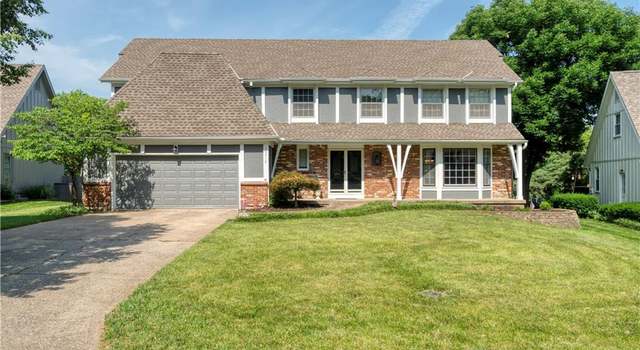 Photo of 10712 Walmer St, Leawood, KS 66211
