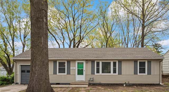 Photo of 10105 Hillcrest Rd, Kansas City, MO 64134