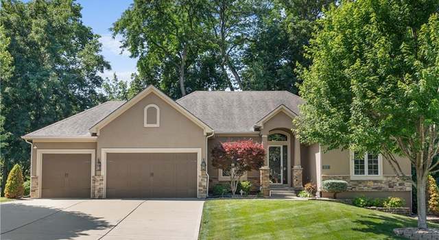 Photo of 1212 SE Woodbine Dr, Blue Springs, MO 64014