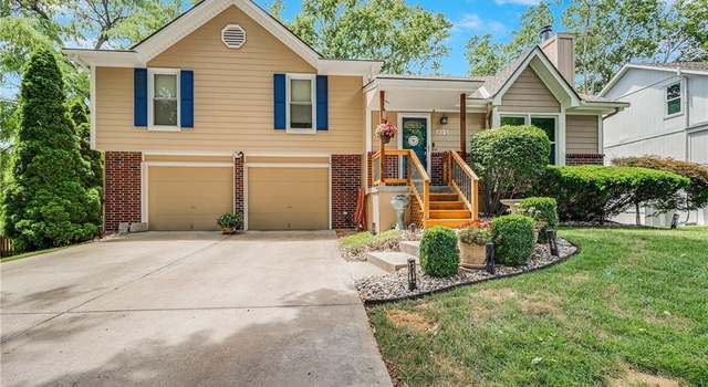 Photo of 1321 NE Quail Walk Dr, Blue Springs, MO 64014