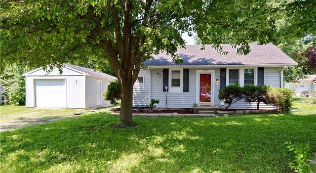 Photo of 8870 Farley St, Overland Park, KS 66212