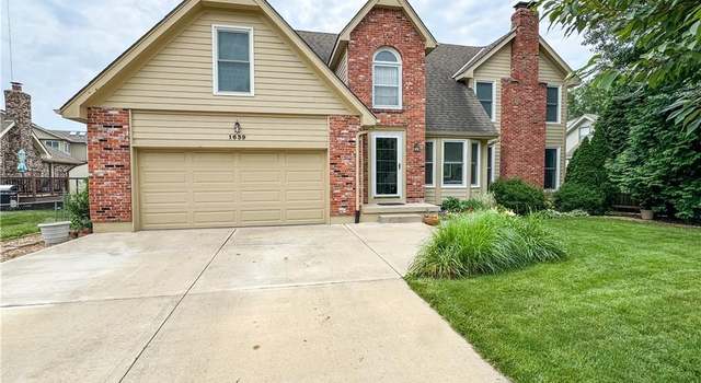 Photo of 1639 NE Debonair Dr, Lee's Summit, MO 64086