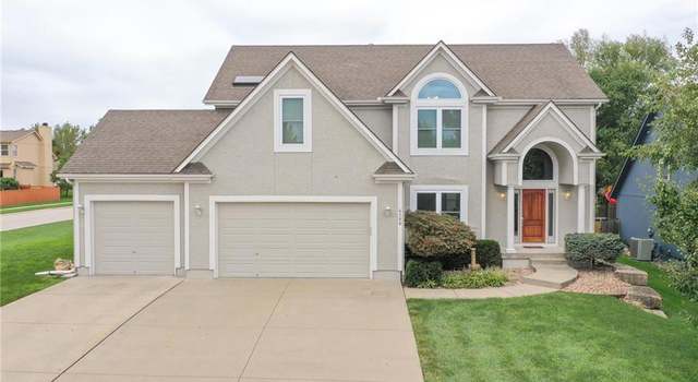 Photo of 4388 SW Creekview Dr, Lee's Summit, MO 64082