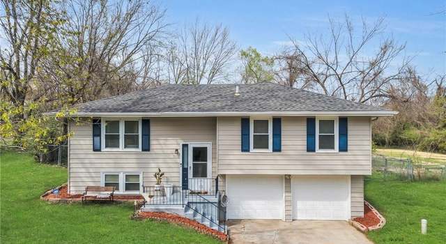 Photo of 7610 E 102nd St, Kansas City, MO 64134
