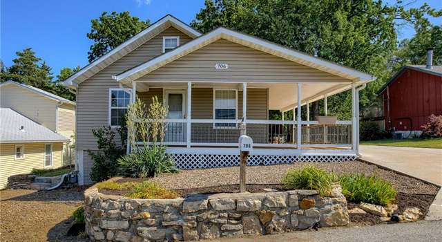 Photo of 706 NE 39th Ter, Kansas City, MO 64116
