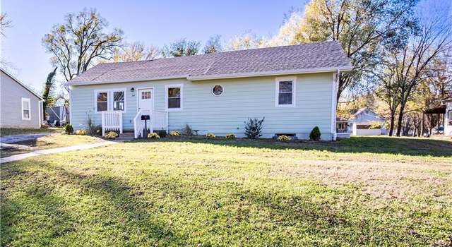 Photo of 314 S Sycamore St E, Ottawa, KS 66067