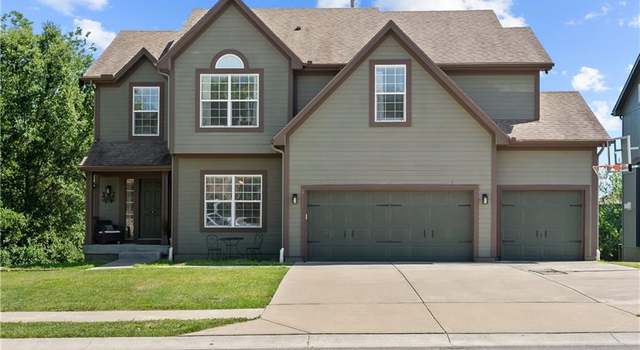 Photo of 2217 SW Deer Run Ct, Lee's Summit, MO 64082