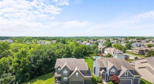 Photo of 2217 SW Deer Run Ct, Lee's Summit, MO 64082