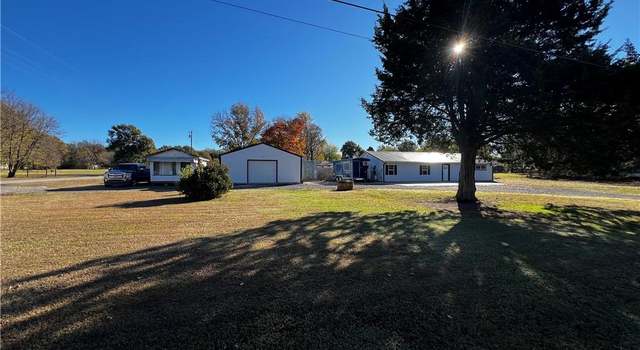 Photo of 103 N Hill St, Scammon, KS 66773