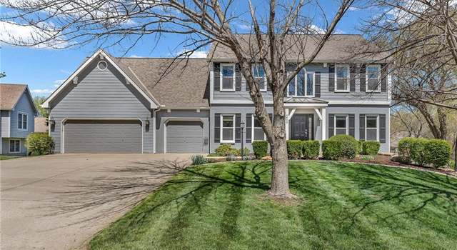 Photo of 4620 Woodridge Dr, Lawrence, KS 66049