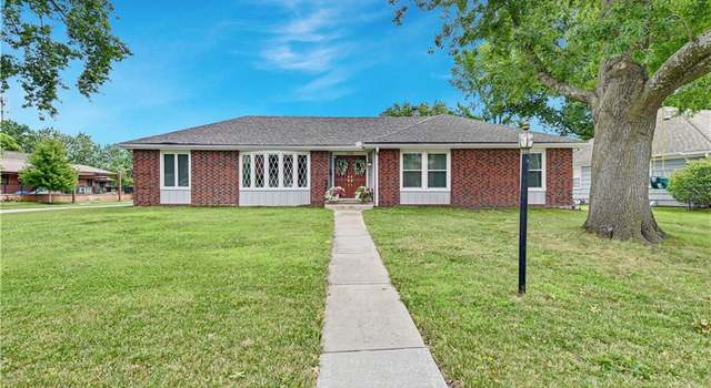 Photo of 9601 Hadley Dr, Overland Park, KS 66212