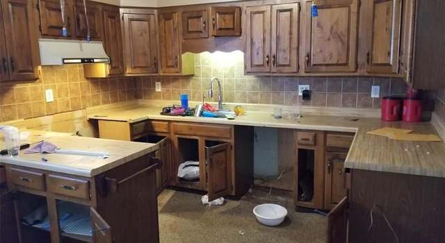 Photo of 7306 Oak St, Pleasant Valley, MO 64068