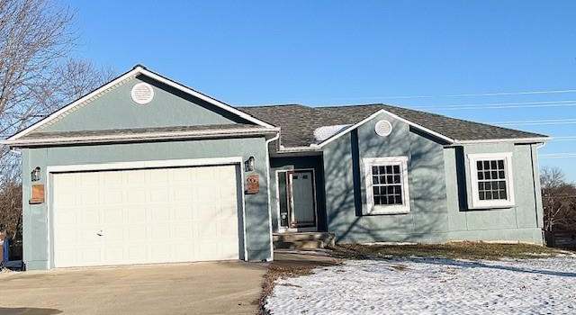 Photo of 605 Derby St, Raymore, MO 64083