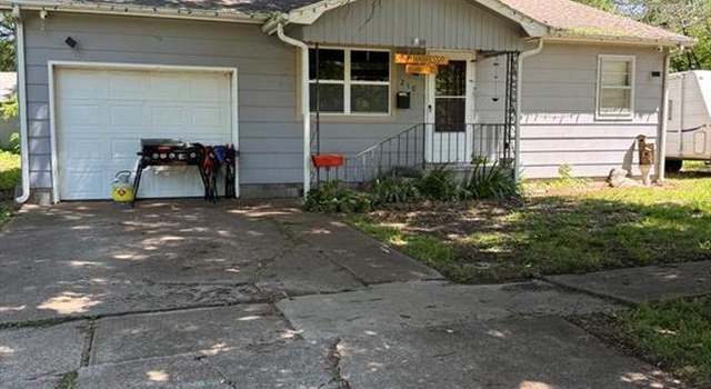 Photo of 210 W Walnut St, Girard, KS 66743