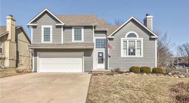 Photo of 15895 S Locust St, Olathe, KS 66062