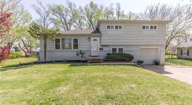 Photo of 8023 England St, Overland Park, KS 66204