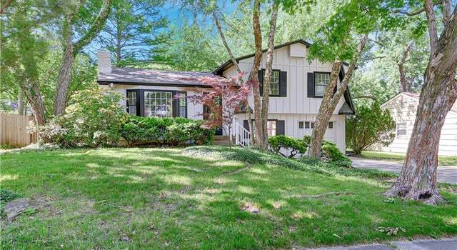 Photo of 7721 W 96th St, Overland Park, KS 66212