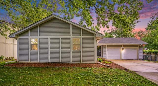 Photo of 2004 E Wyandotte St, Olathe, KS 66062