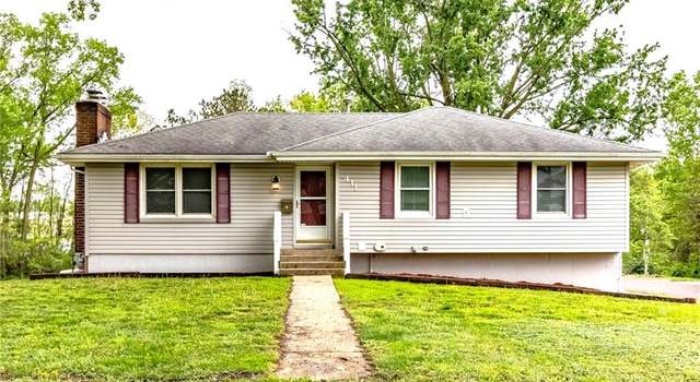 Photo of 411 W Workman St, Knob Noster, MO 65336