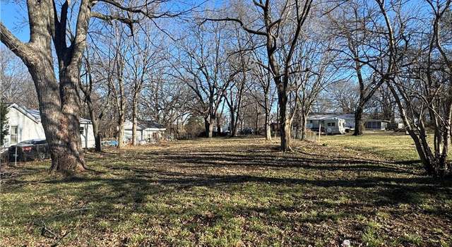 Photo of 712 W Charles St, Independence, MO 64055