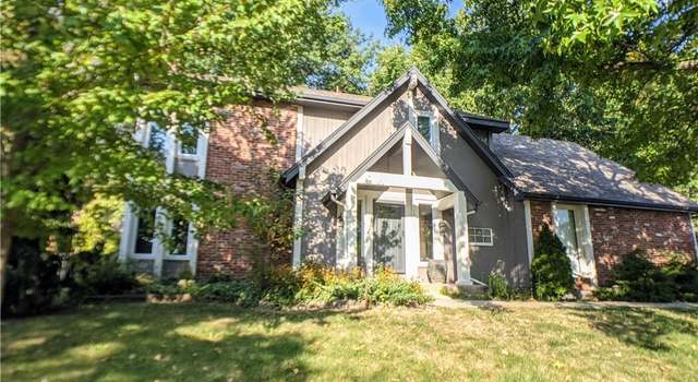 Photo of 10122 Earnshaw St, Lenexa, KS 66215