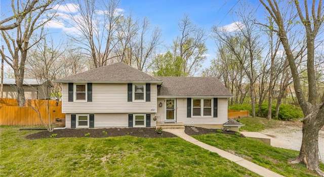 Photo of 402 Campbell Ct, Liberty, MO 64068