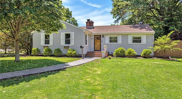 Photo of 7408 Ash St, Prairie Village, KS 66208