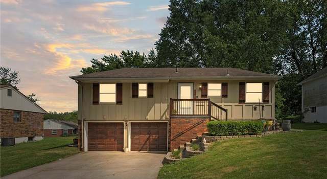 Photo of 1216 NW Somerset Ct, Blue Springs, MO 64015