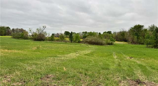 Photo of 25207 E Cowherd Rd, Blue Springs, MO 64015
