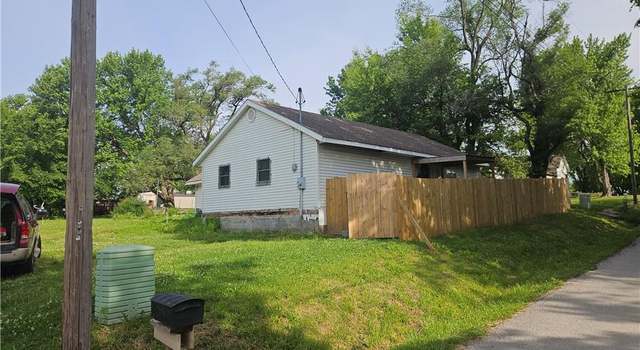 Photo of 102 South St, Rayville, MO 64084