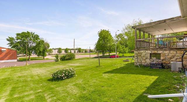 Photo of 8300 N Kenwood Ave, Kansas City, MO 64118