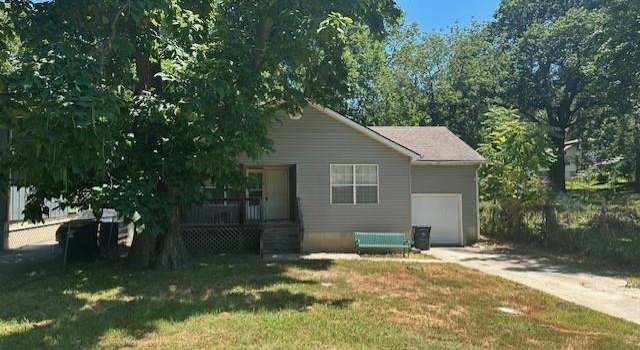 Photo of 8111 Wayne Ave, Kansas City, MO 64131