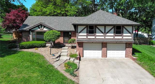 Photo of 3122 Lakeview Cir, Leavenworth, KS 66048
